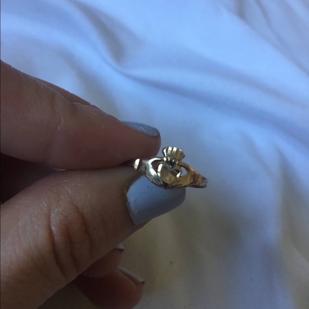10k Irish claddagh ring